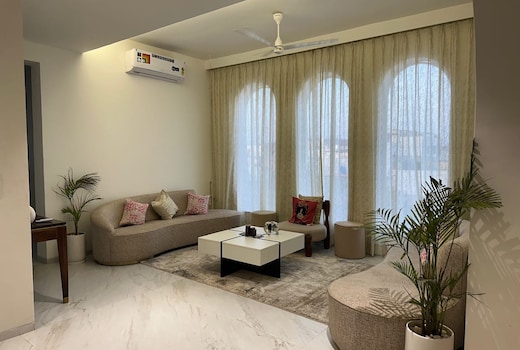 Archive 3BHK - Aesthetic and Comfy