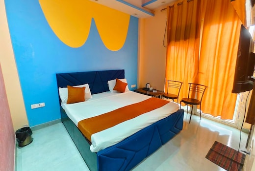 SKYInn rajouri garden by Twamev