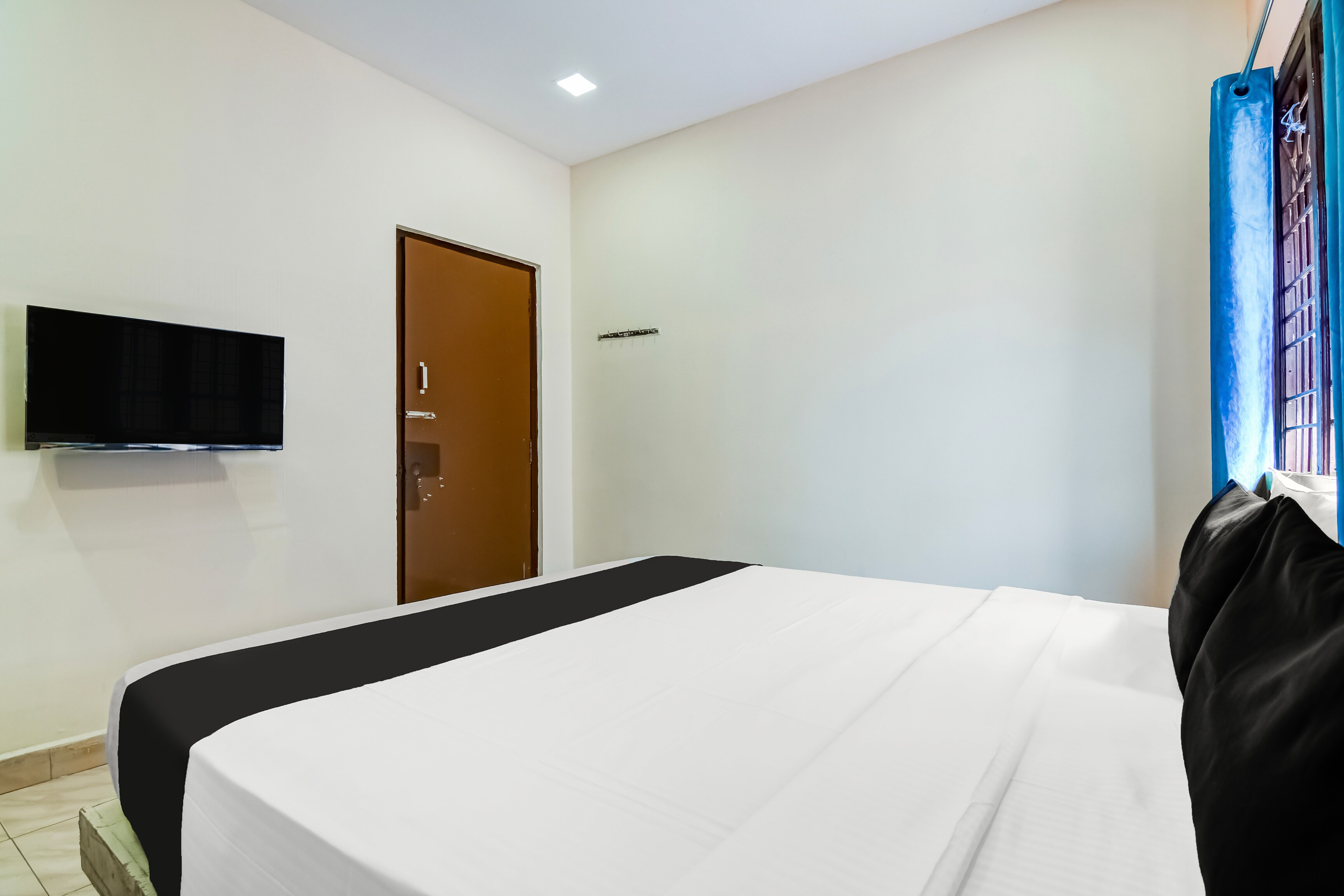 Super Hotel O Akkayaplem Near Railway Station - Tap to explore photos