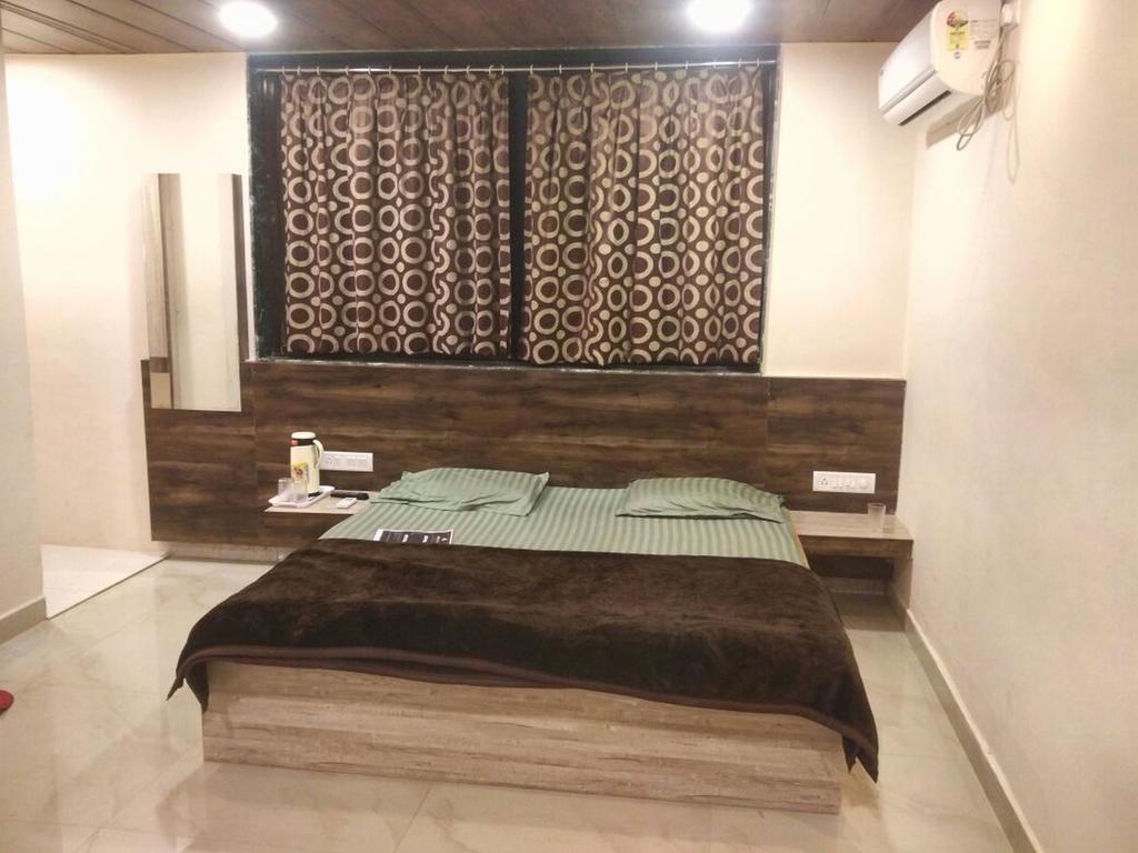 Godrej Employee Guesthouse 2 - Tap to explore photos