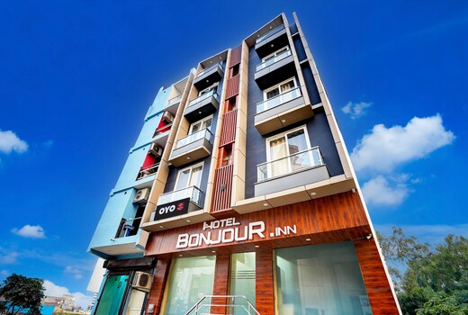 HOTEL O BONJOUR .INN NEAR CROWN PLAZA