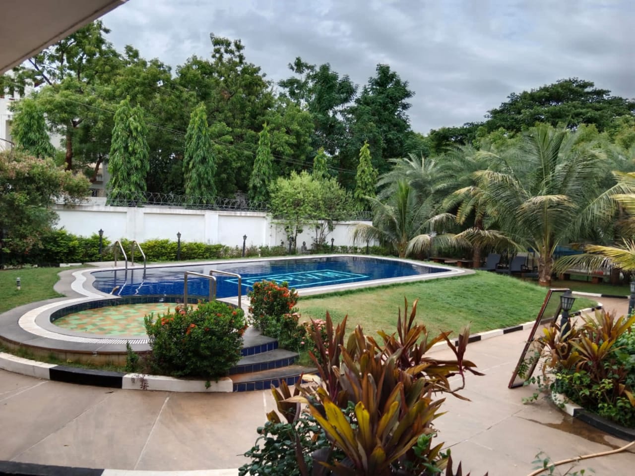 Paradise Saravana Beach House - Tap to explore photos