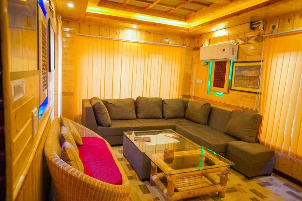 Cozinn A103 luxury rooms - Tap to explore photos