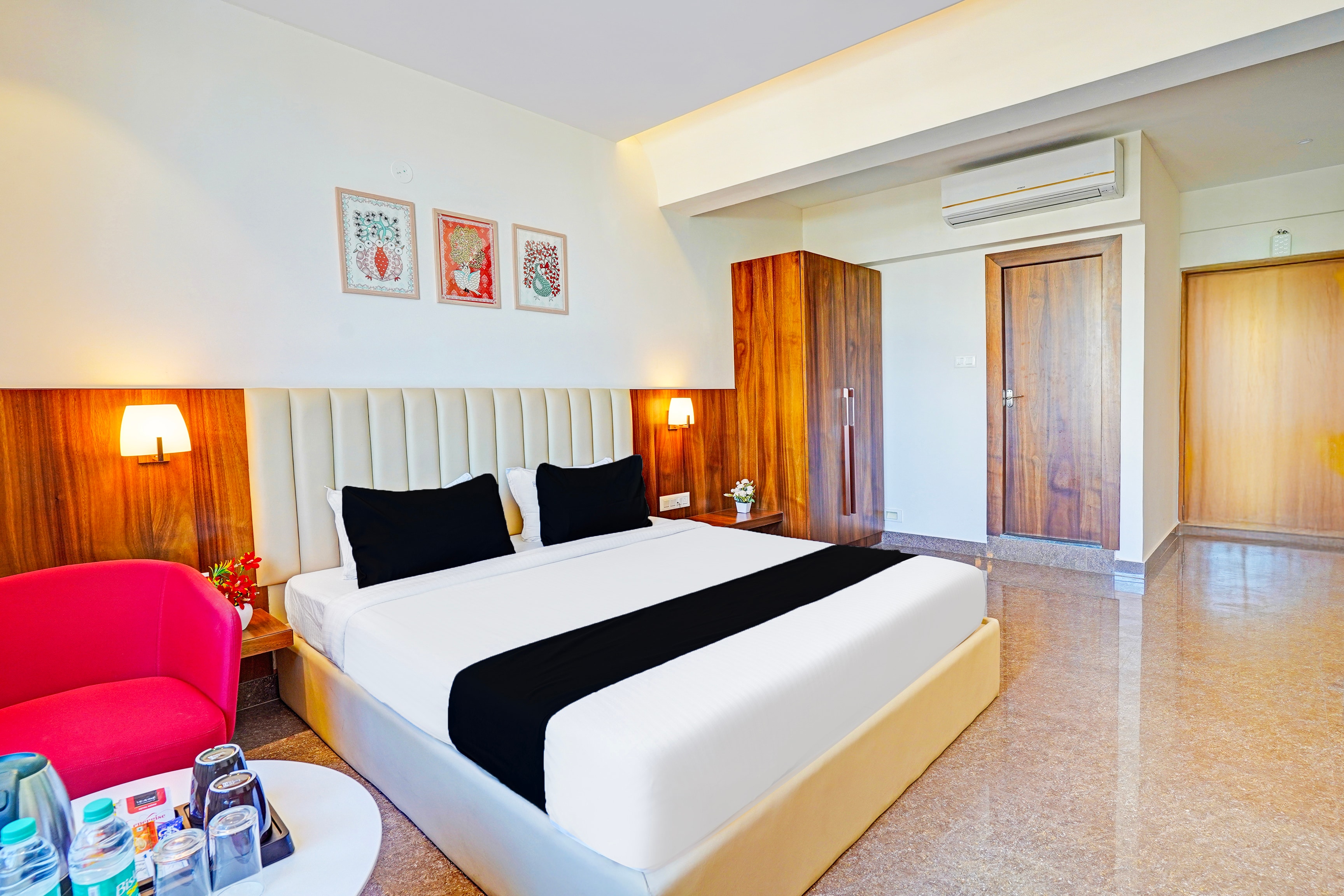 Super Townhouse Oak Electronic City Formerly Hotel Trubell - Tap to explore photos