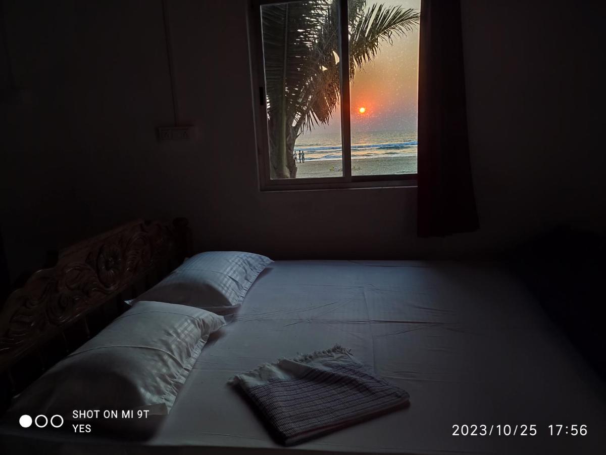 Myna Beach stay - Tap to explore photos