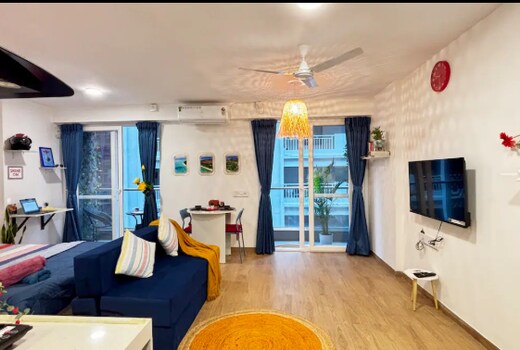 Casa Aviator Studio with balcony Near Airport