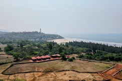 Royal Vilas Resort, Dapoli