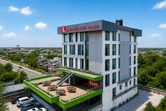 Lords CBC Plaza, Chitwan, Sauraha