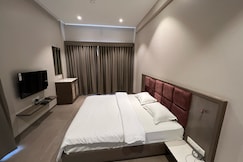 Hotel Malhargad, Jejuri , Sasvad