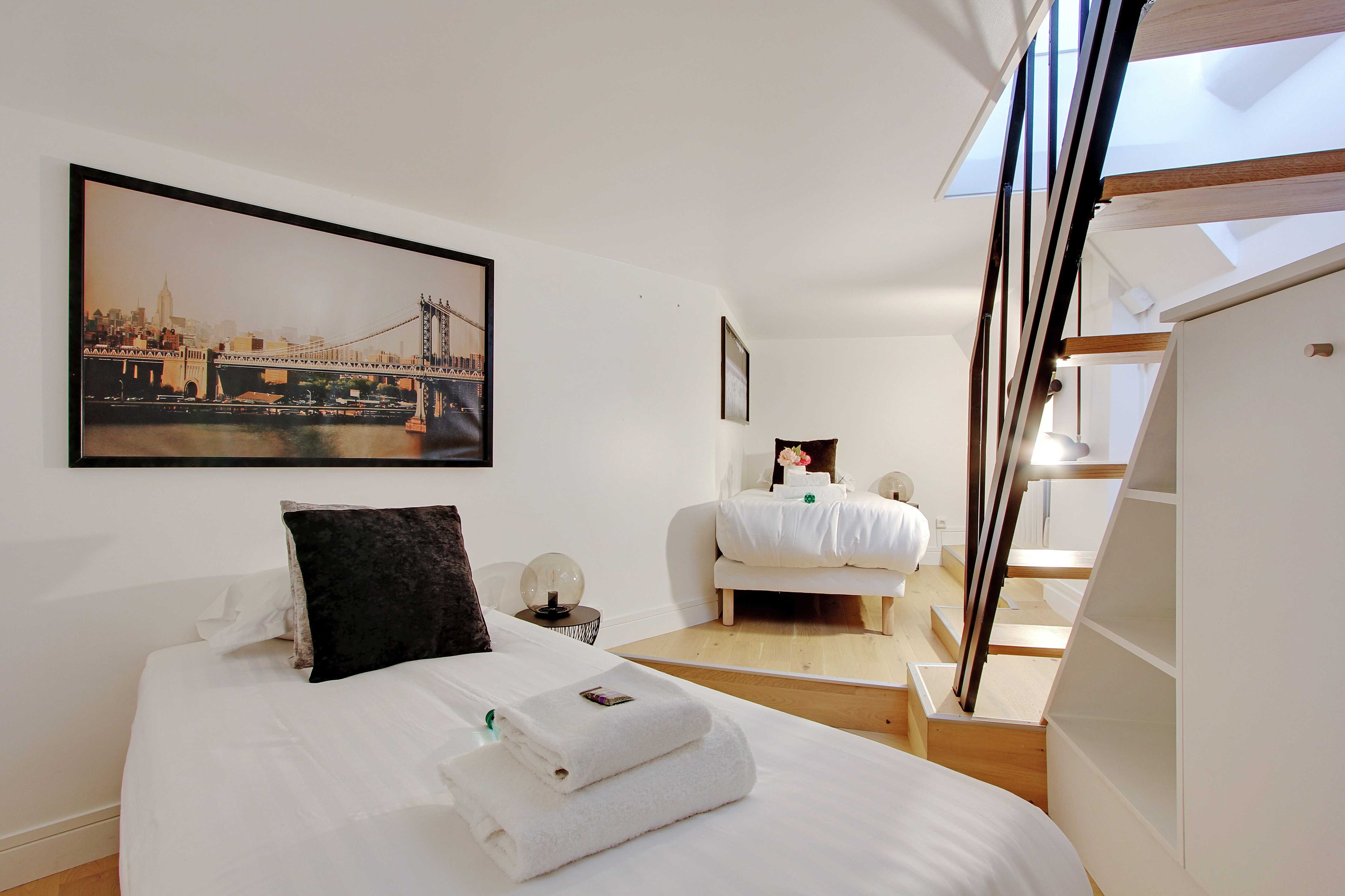 Welcoming modern apartment - 2BR/4P - Sacre Coeur - Tap to explore photos
