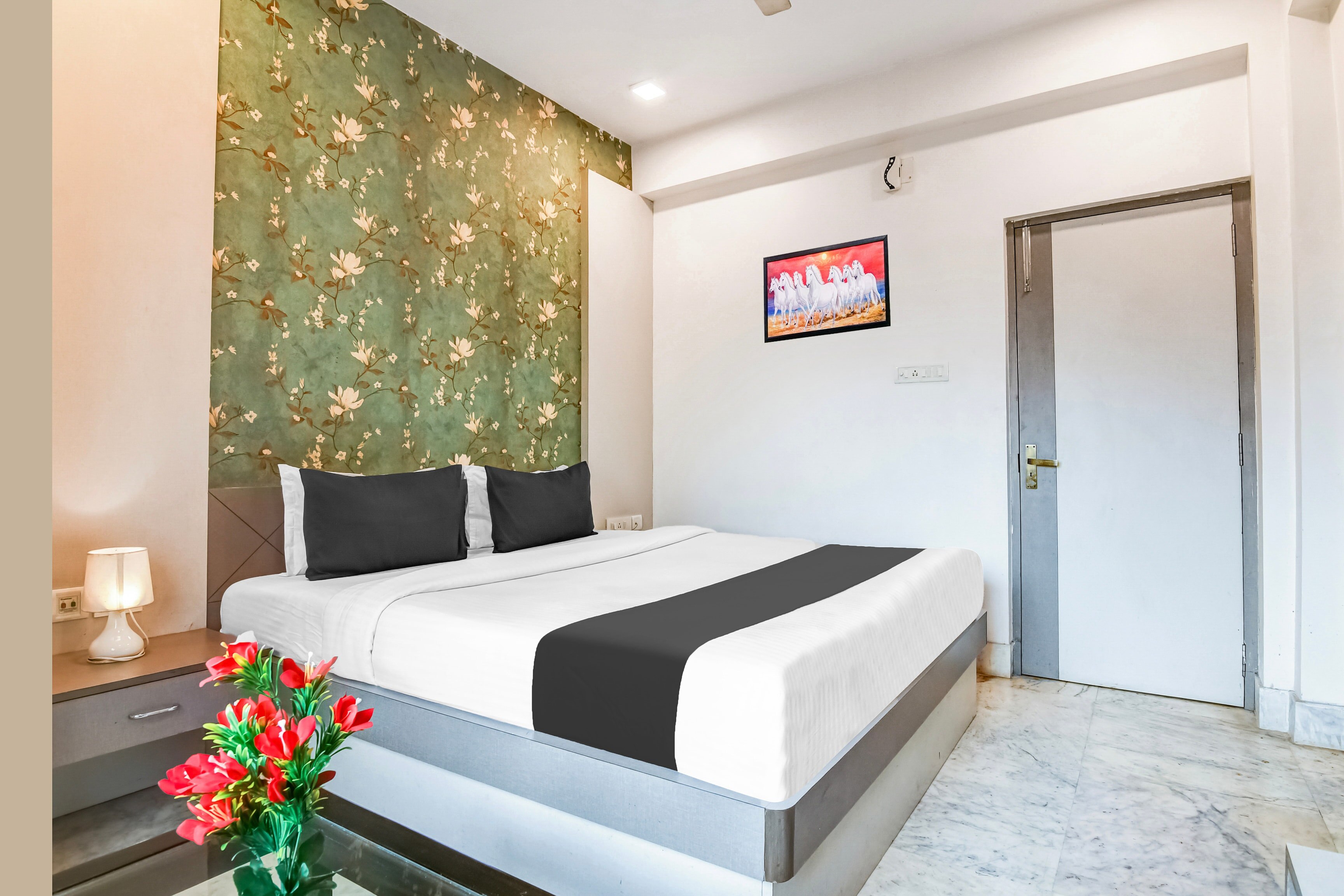 Hotel O Tagore Park - Tap to explore photos