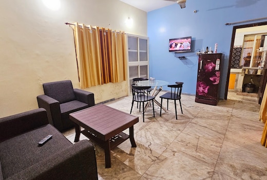 LovingLuving 2BHK Entire Apartment At KIIT Square