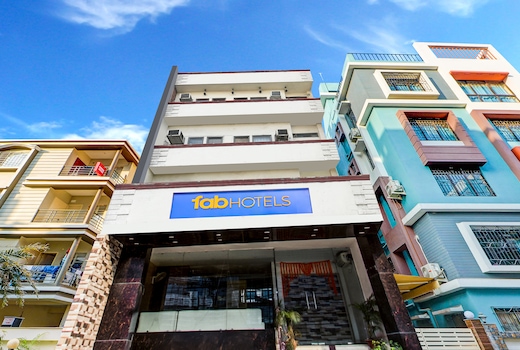 FabHotel Bharat Continental - Nr. Patel Nagar Metro