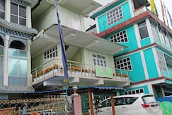 Khinzemani hotel and restaurant , Bomdila