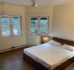 Deluxe Room -1