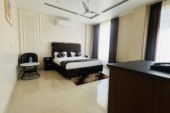 Hotel Paradise Dream, Barnala