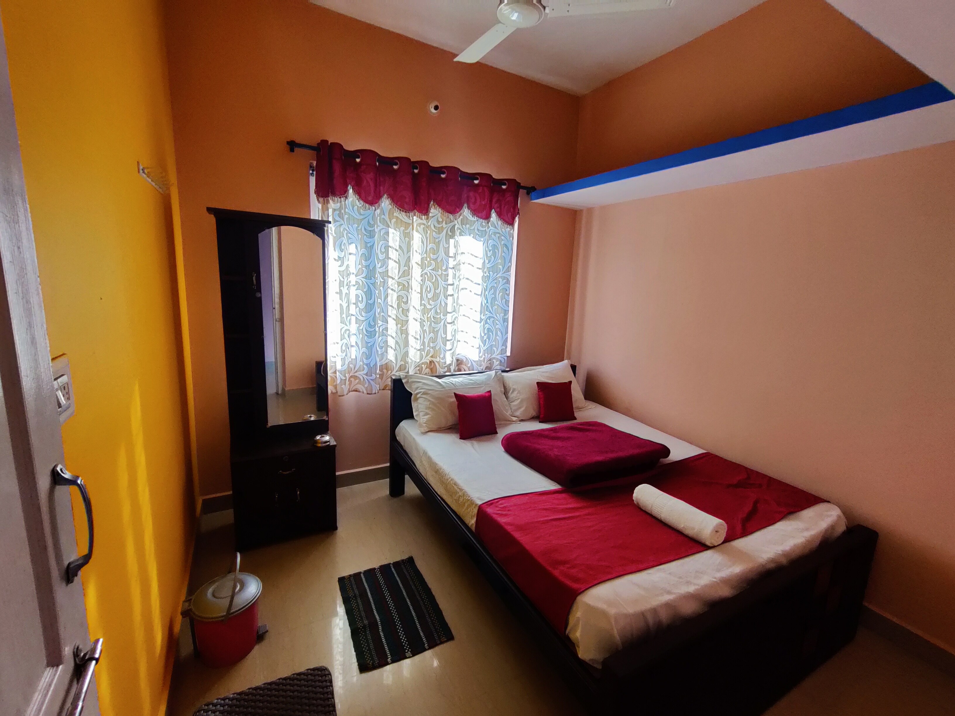 GREEN VISTA HOME STAY - Tap to explore photos