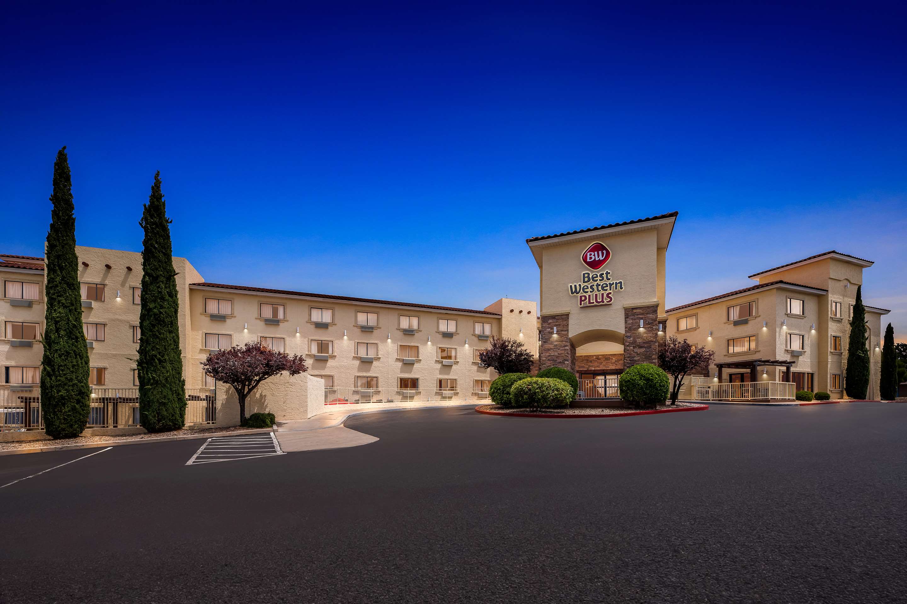 Best Western Plus At Lake Powell - Tap to explore photos