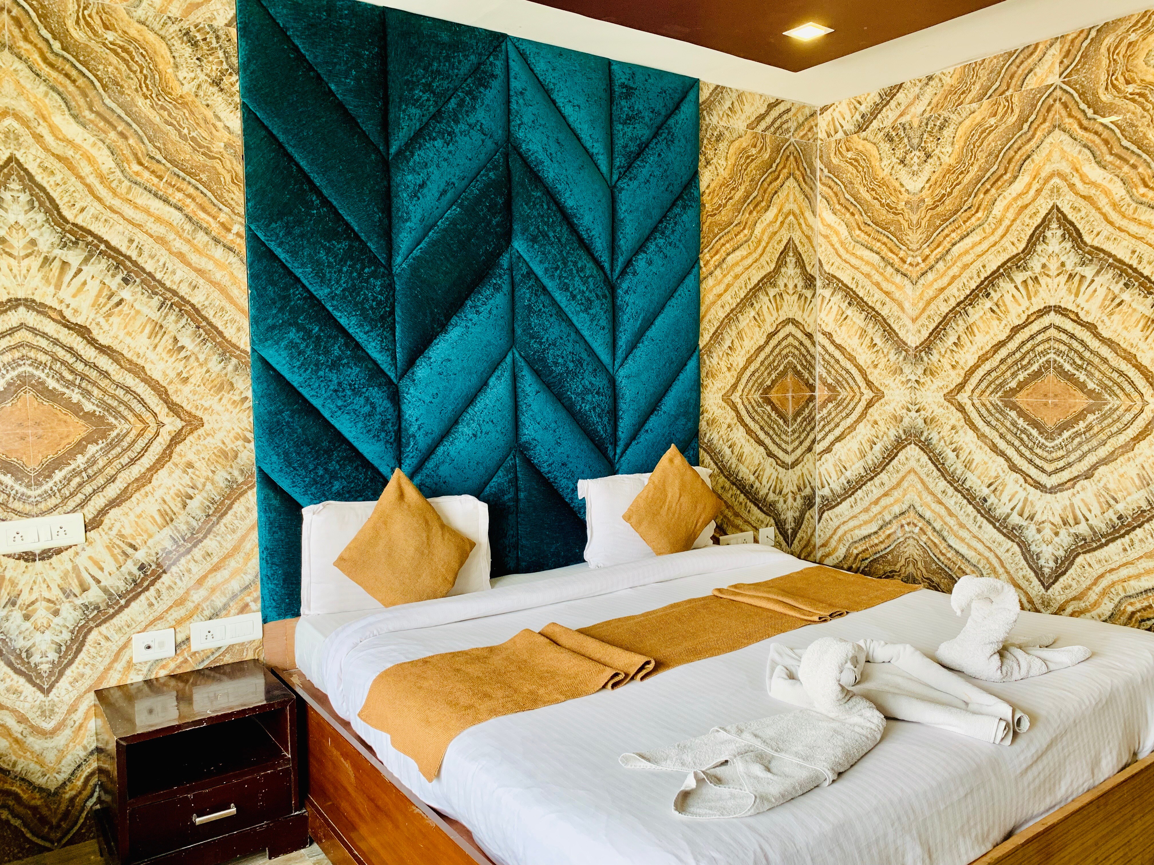 The Golden Oyster Dehradun Inr 1292 Off 4 0 0 0 Hotel Price