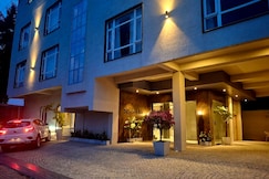 SUMMER88 - A Boutique Stay | 10Min From Guwahati Airport, Guwahati