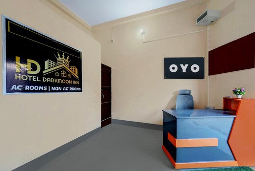 OYO 823438 Hotel Darkmoon Inn