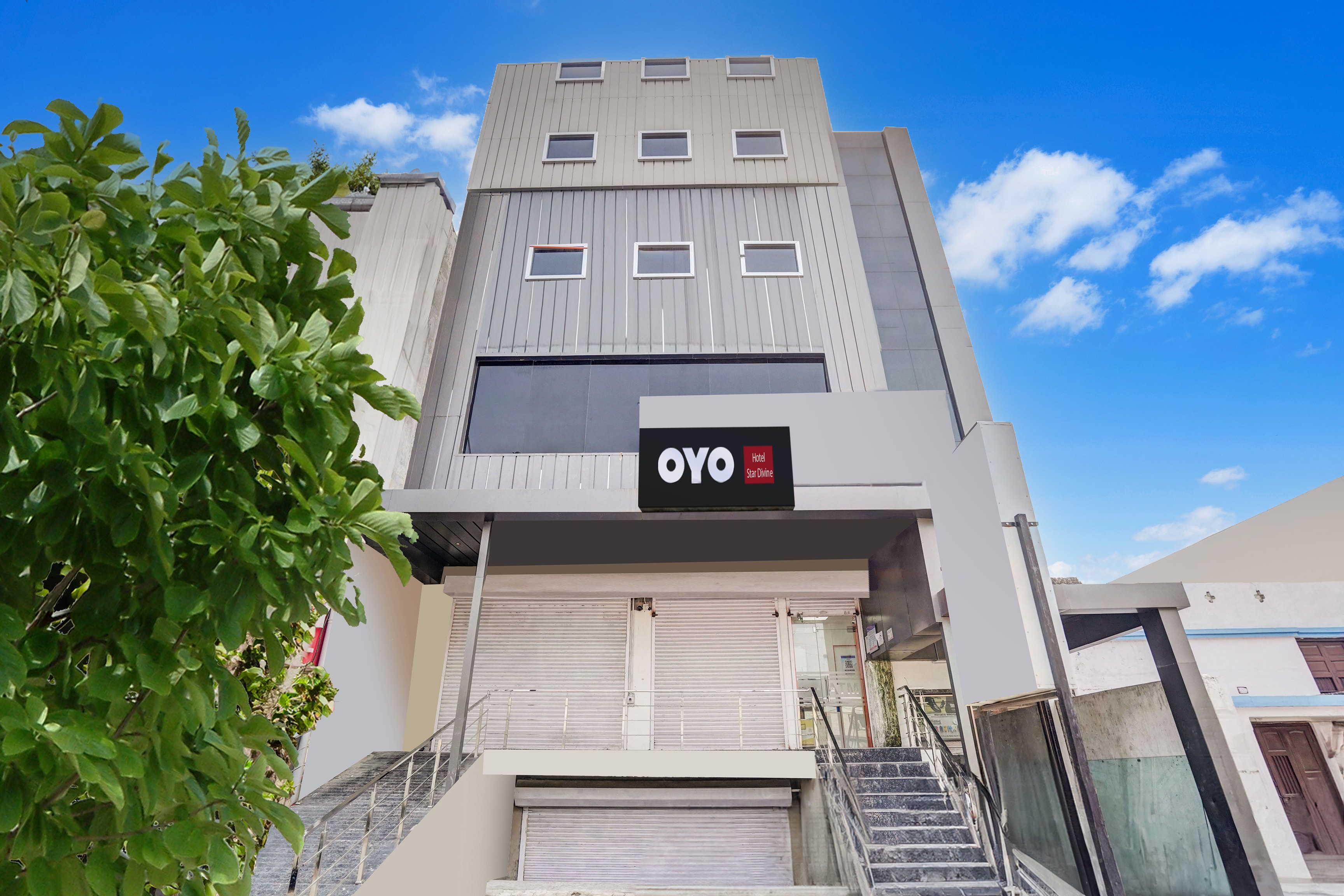 Hotel O STAR DIVINE HOTEL - Tap to explore photos
