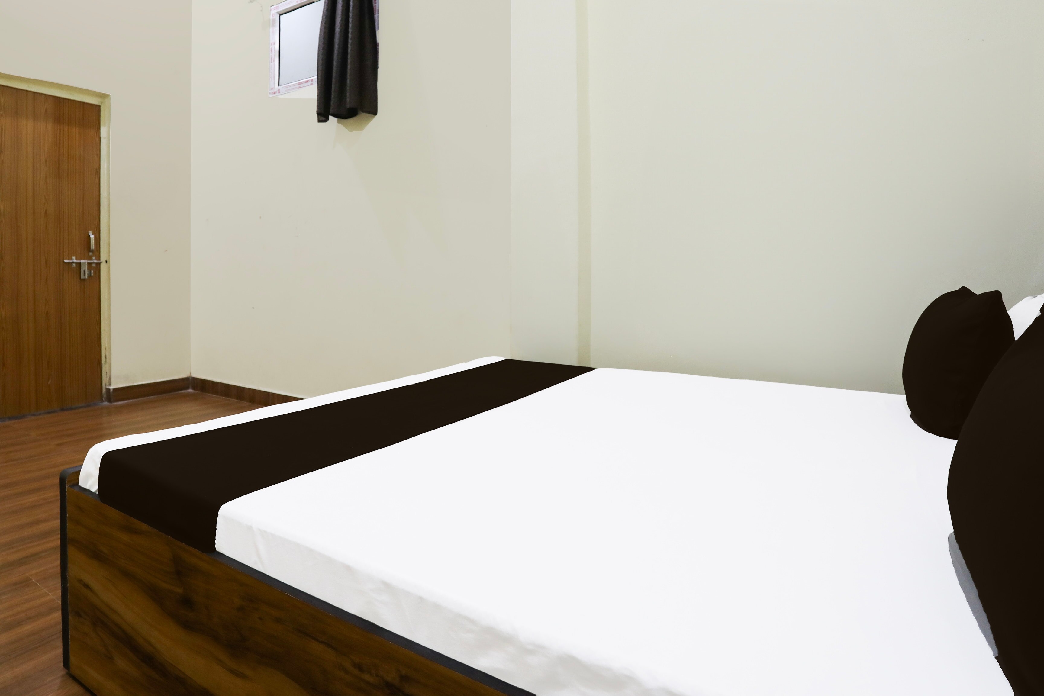 Hotel O SHREE MANDAP HOTEL - Tap to explore photos