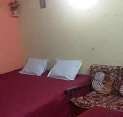 Room 001
