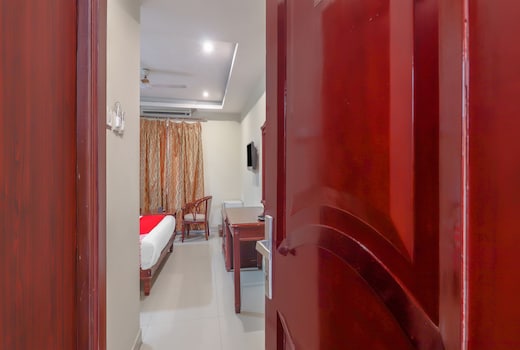Hotel O Grandeur By orbit Hotels Near Chennai shopping mall