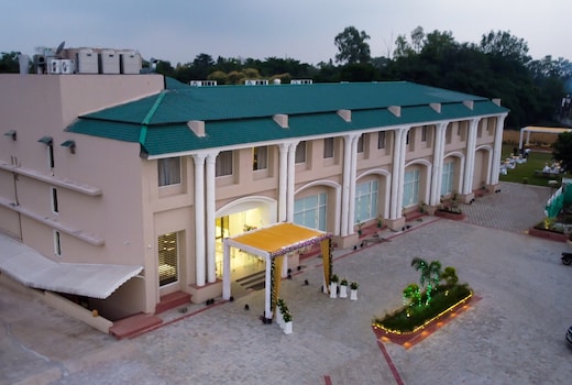 Safal Retreat