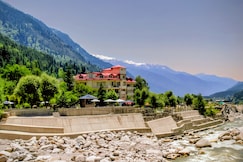 The Allure Grand  A Majestic Riverside Retreat, Manali