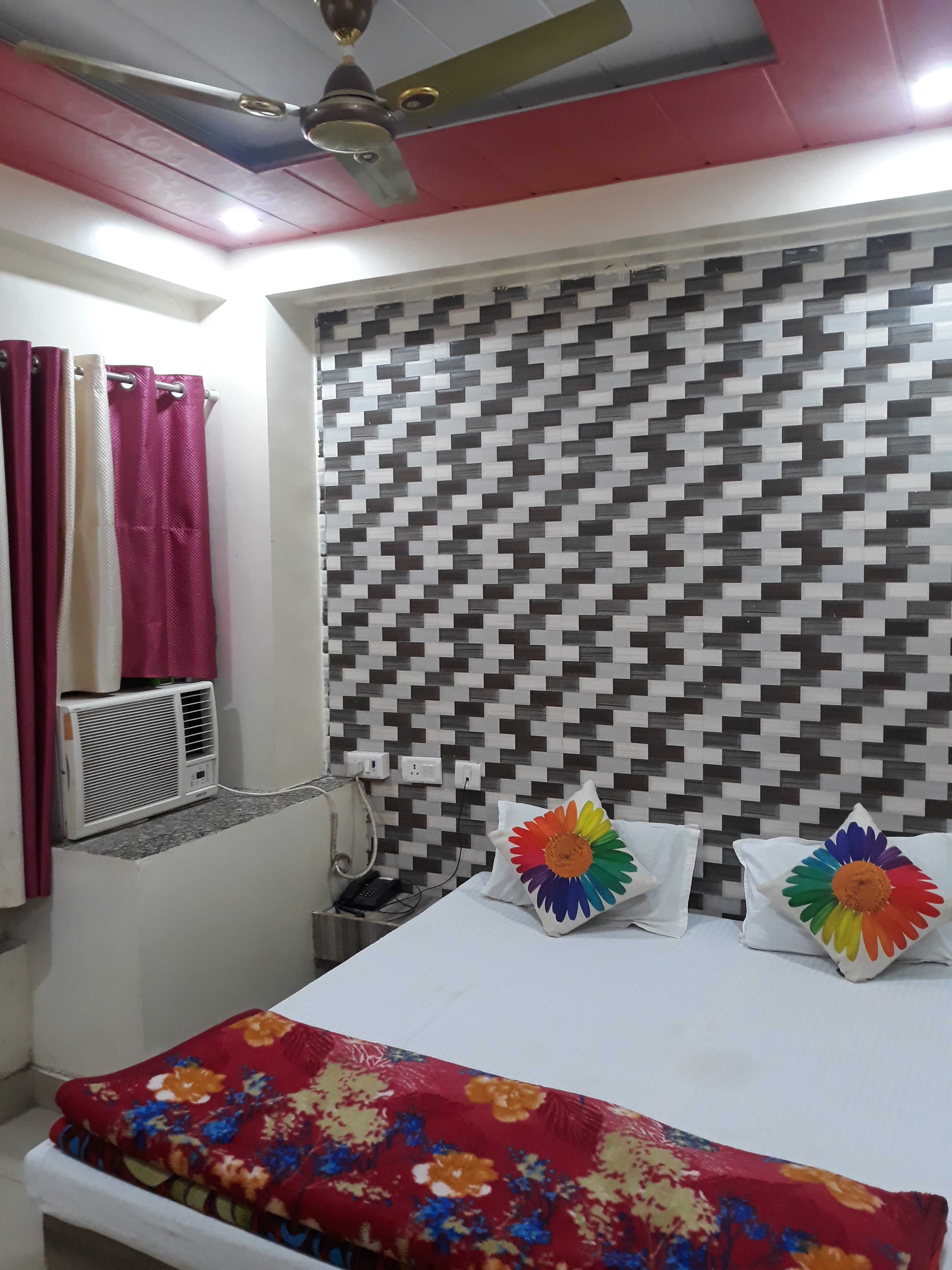 Hotel New Vaishnavi - Tap to explore photos