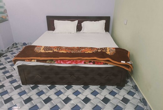 Hotel O Royal Prayag