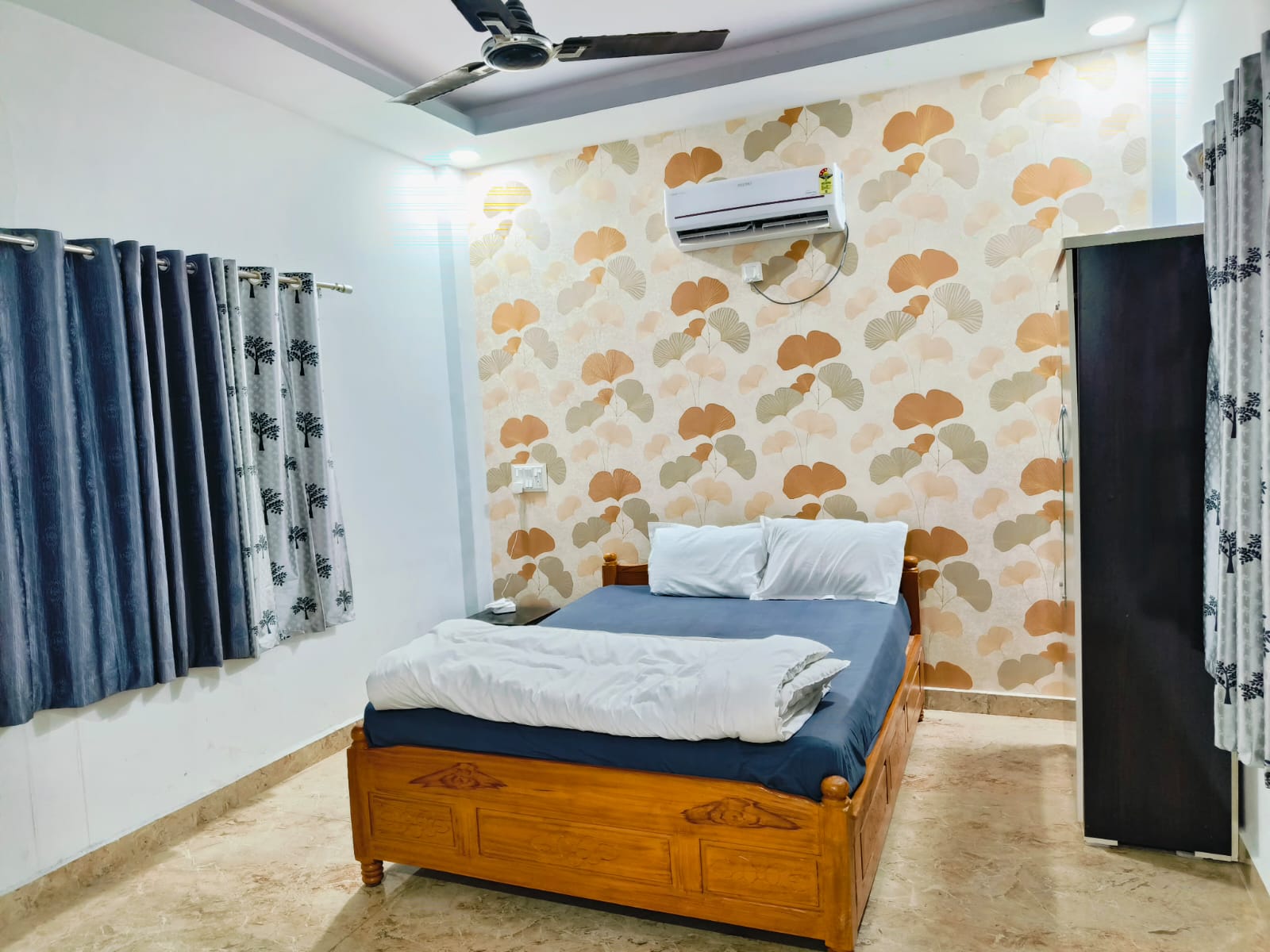 Family Room Mini 1