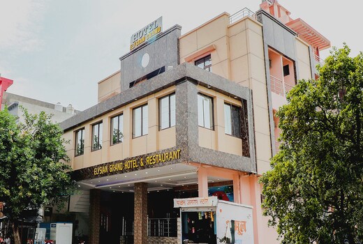 Capital O 48322 Hotel Highway View