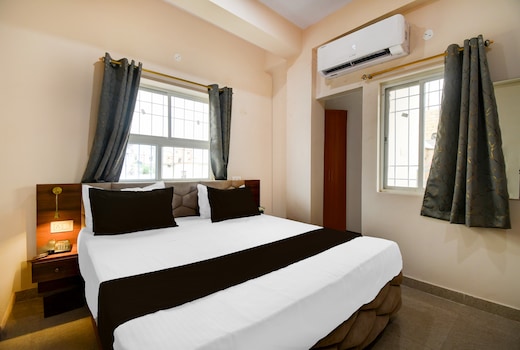 Super Townhouse Kumhrar Archeological Park Formerly Hotel Karuna Palace