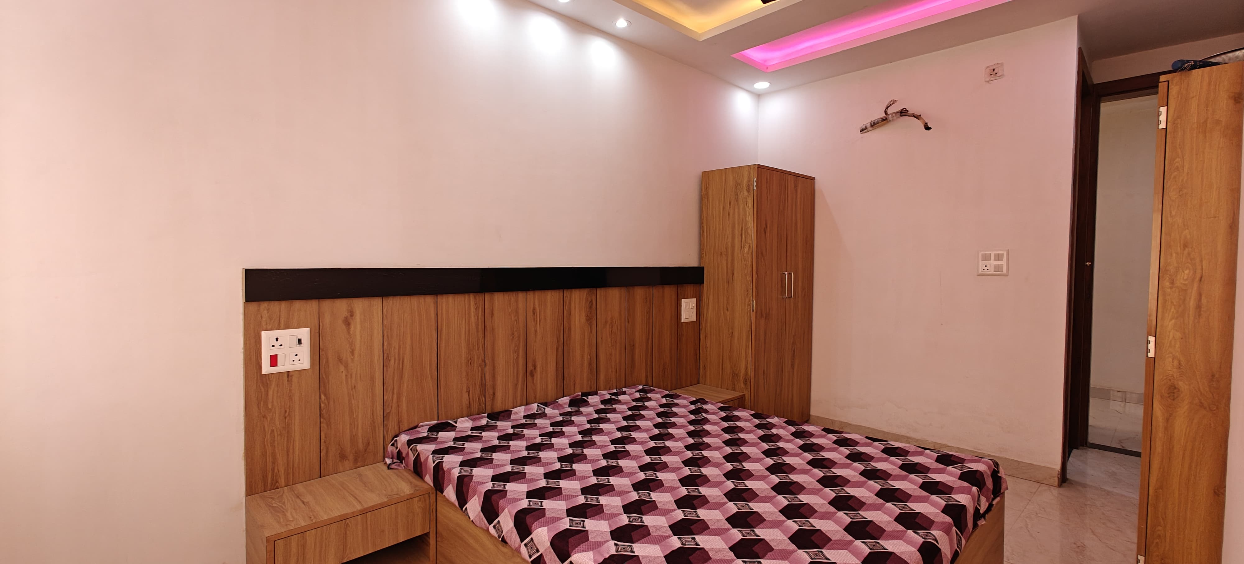 NARAYAN ROOMS INN - Tap to explore photos