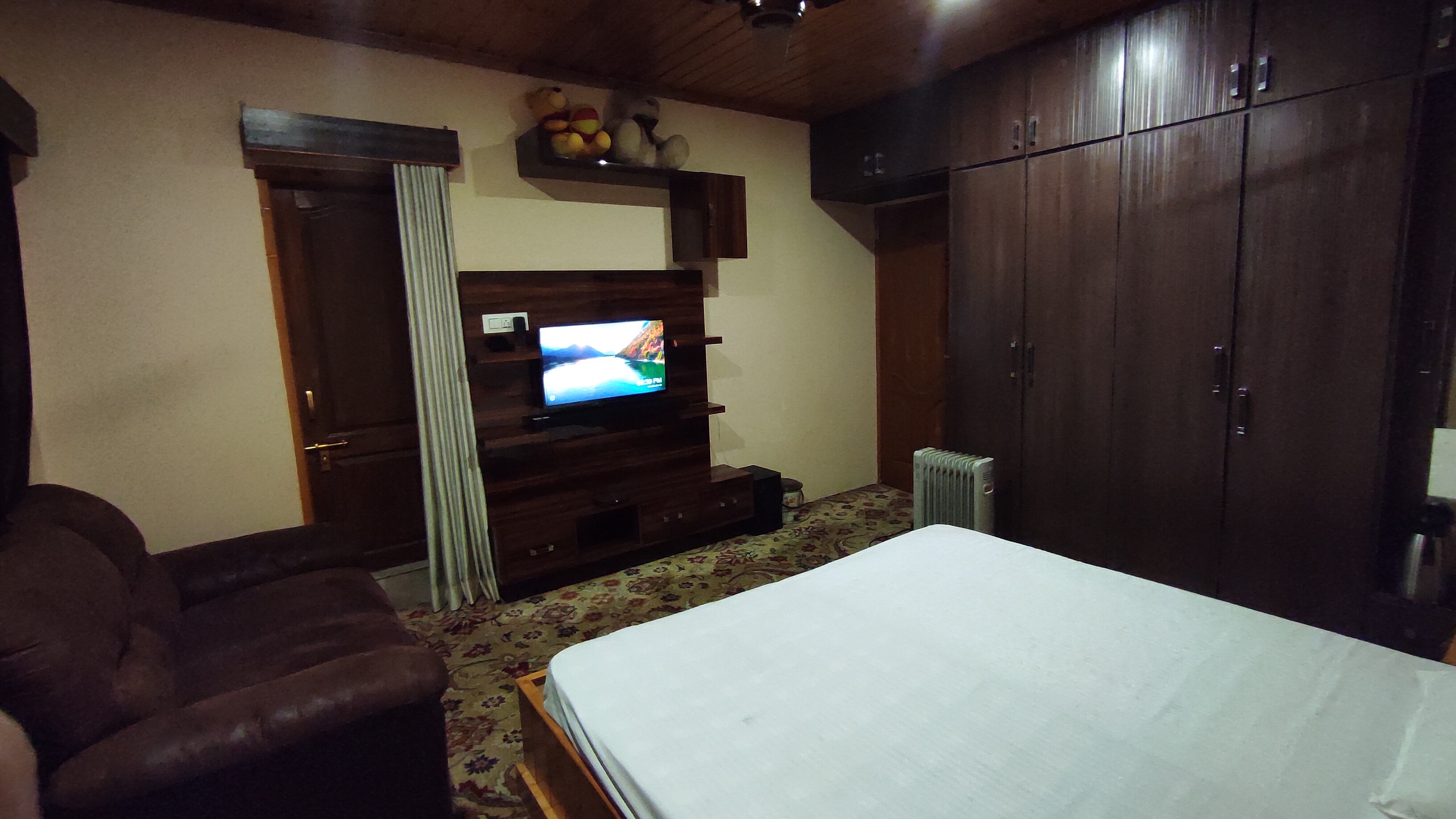 LAJAWAB HOMESTAY - Tap to explore photos