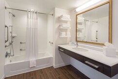 Hampton Inn & Suites by Hilton Newport/Cincinnati, Cincinnati