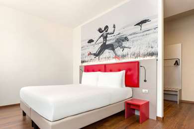 Amedia Mailand, Trademark Collection by Wyndham - Tap to explore photos