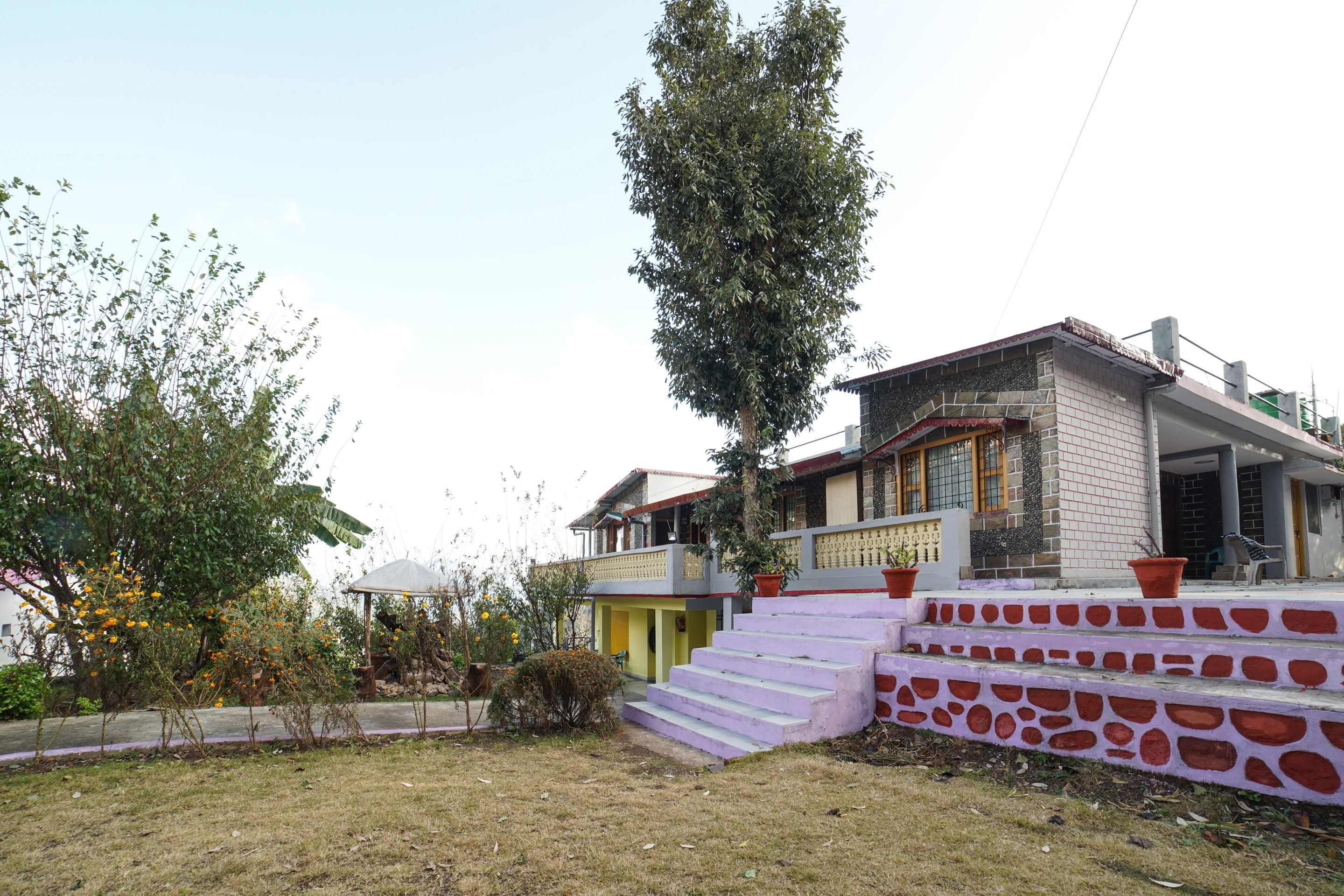 Hotel O Kailash View Inn - Tap to explore photos