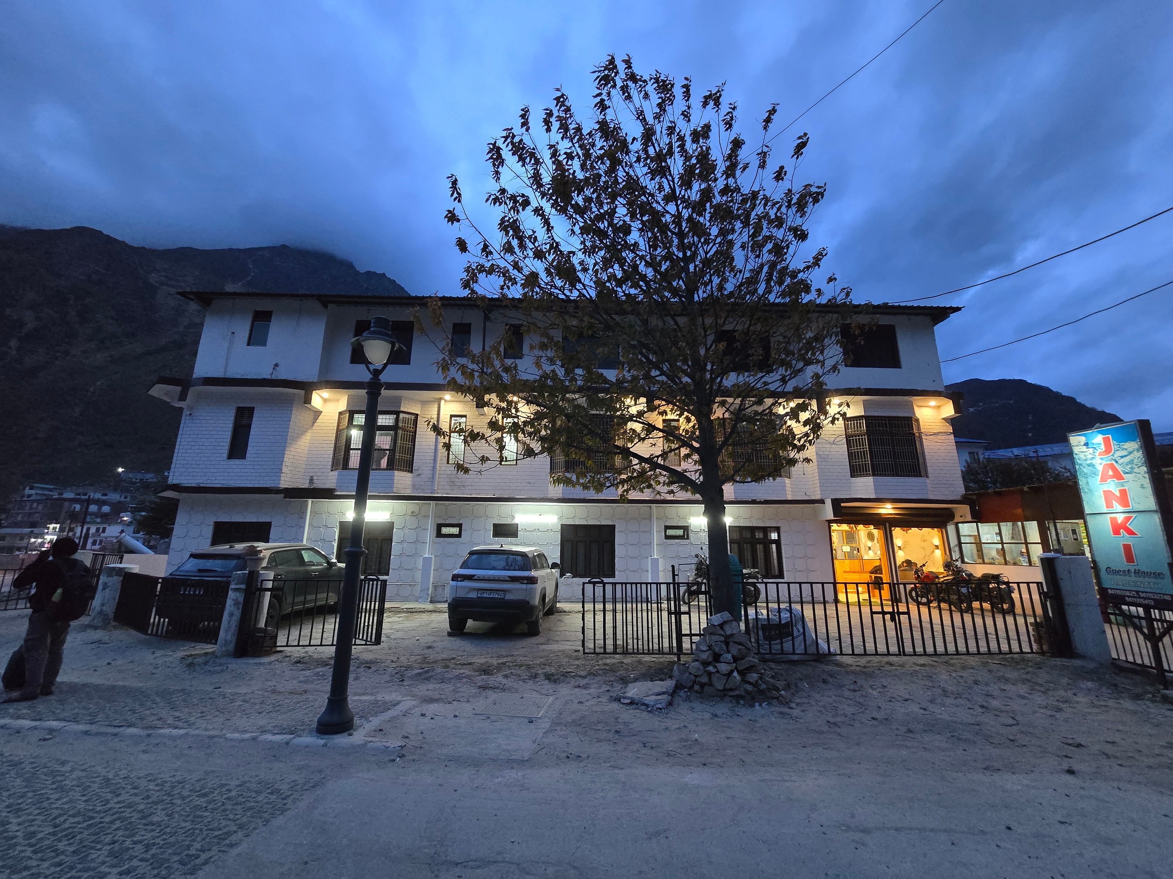 Janki Guest House Badrinath - Tap to explore photos