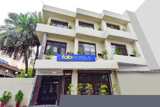 FabHotel Taj