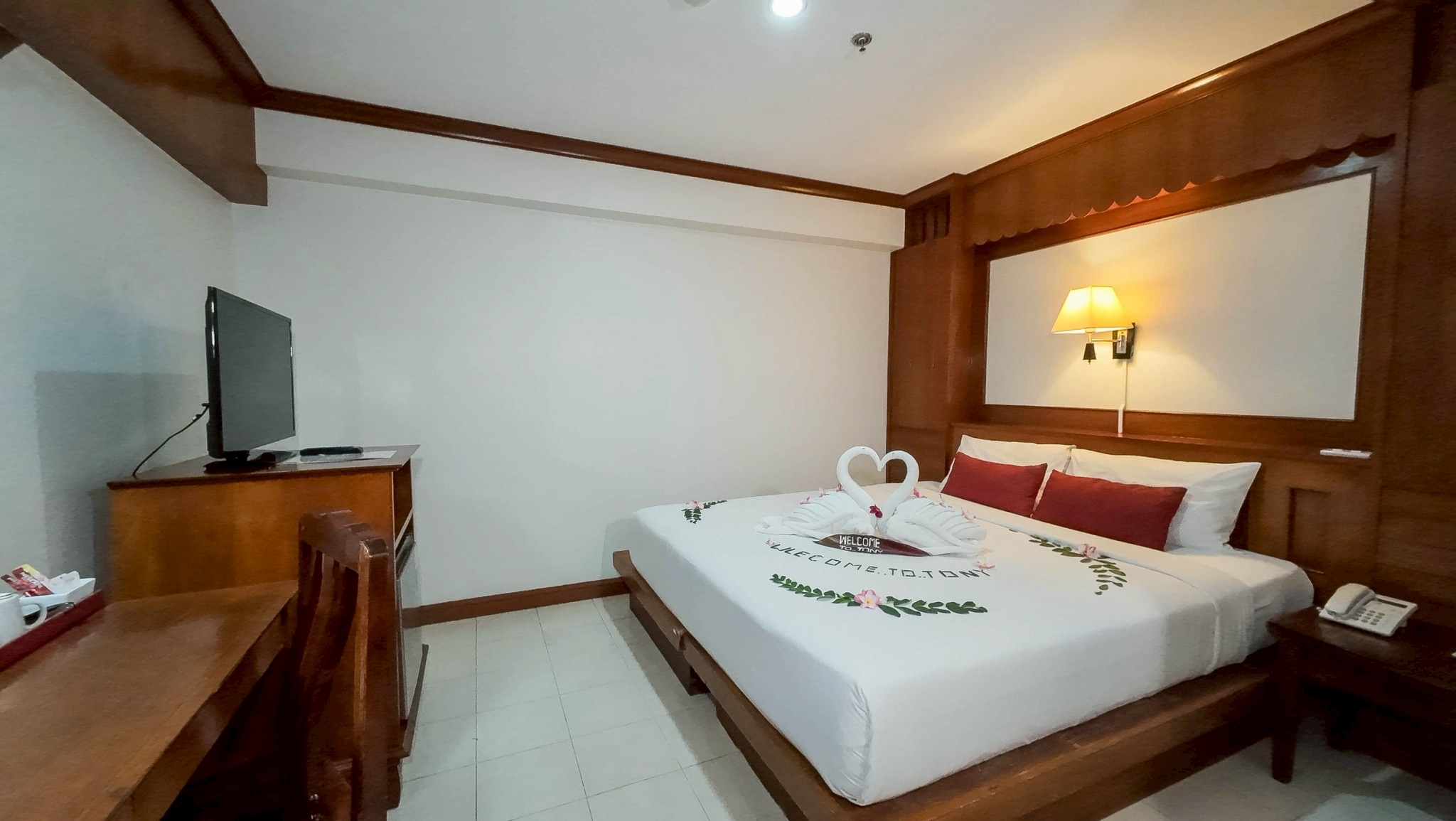 Tony Resort Patong Phuket - Tap to explore photos