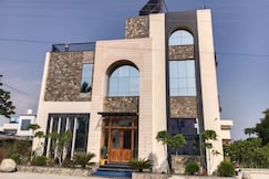 The Forest Chapter 3BR FF Ramnagar By Homeyhuts, Jim Corbett (Ramnagar)