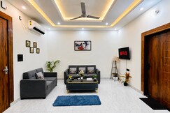 Sukh Ganges With Ganga view 2 BHK Cozy Home Stay, Rishikesh