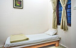 DELUXE ROOM AC