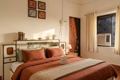 Couple Friendly Private Room with AC and Comfy Bed, Etawah