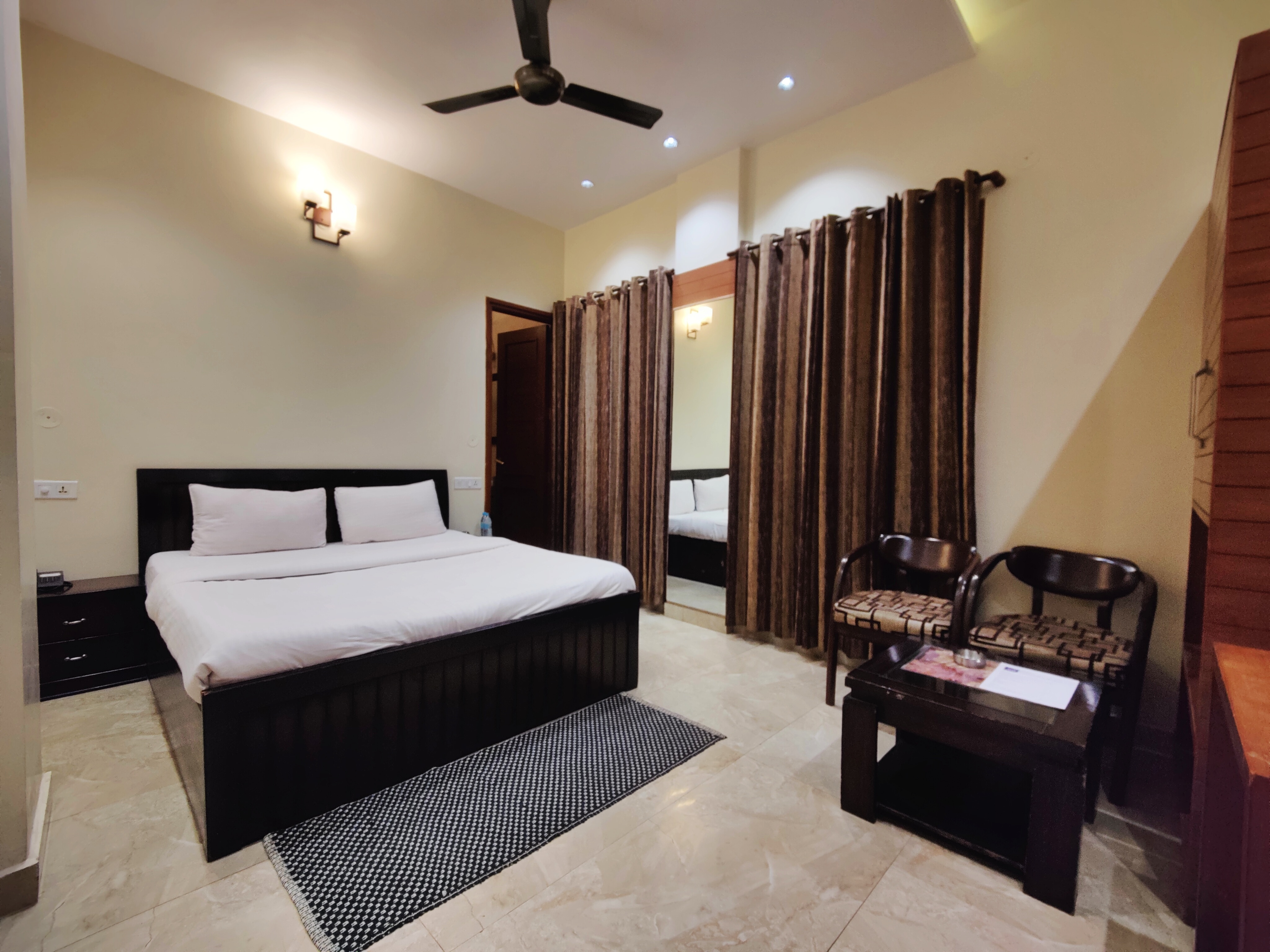 Dippy's The Boutique Hotel   - Tap to explore photos