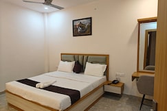 MAA SHARDA SHAKTI HOTEL, Dudhi